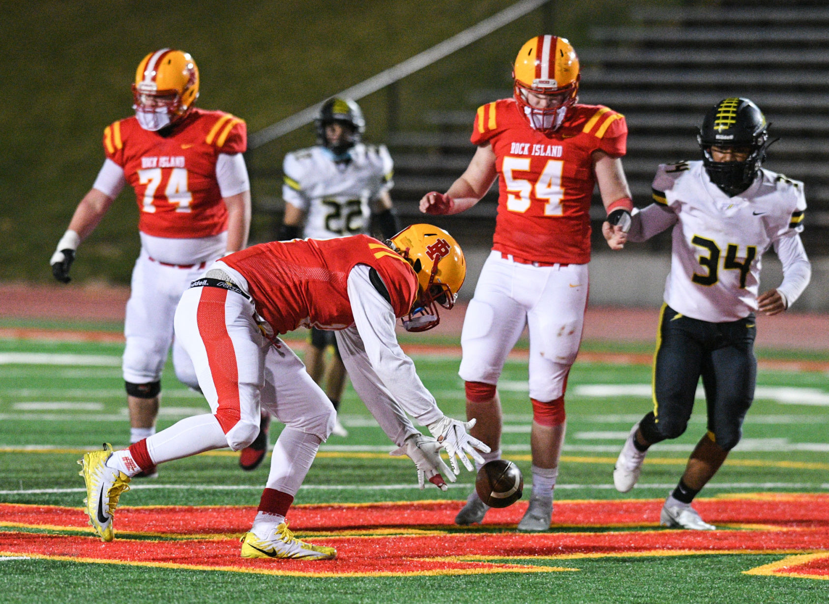 040221-qc-spt-galesburg-ri-foot-030